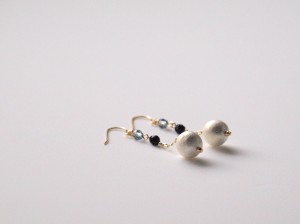 ハンドメイドアクセサリー　ピアス